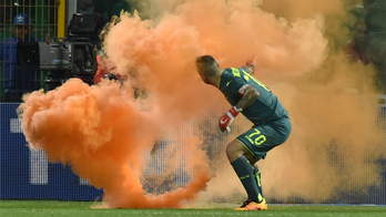 Fan trouble, flares temporarily halt Palermo-Lazio match twice