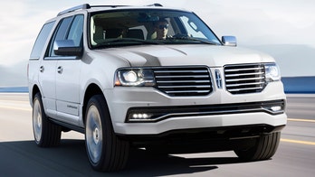 Lincoln Navigator gets new look, turbocharged engine for 2015
