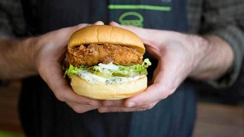 Shake Shack rolls out chicken sandwich nationwide