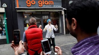 London street performers to be first in world to be paid with contactless cards