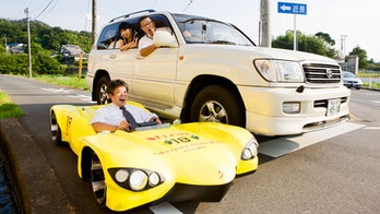 High school students build world's lowest car