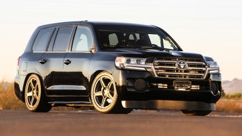 Toyota buildt a Land Cruiser that can hit 220 mph