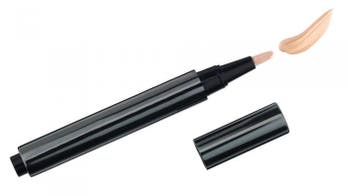 The Three Best Under-Eye Concealers (According to the Internet)