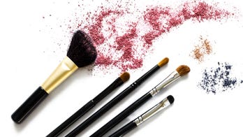 Model contracts eye infection from 'dirty' makeup brush