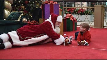 Mall Santa makes kind gesture toward shy 6-year-old autistic boy