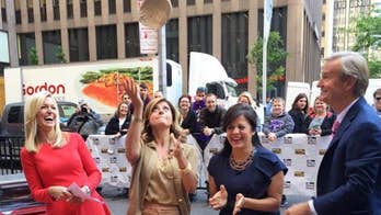Cooking with 'Friends': Bartiromo's Pizza