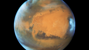 Hubble takes stunning Mars close-up pic