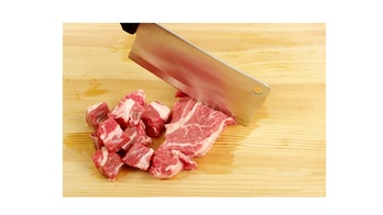 Meat cleaver in checked baggage? TSA says OK