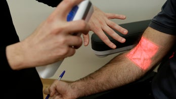 New prescription: Doctor offices that look like Apple stores