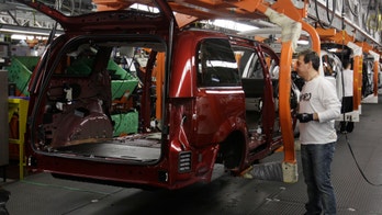 Chrysler to Introduce Hybrid Minivan by 2013