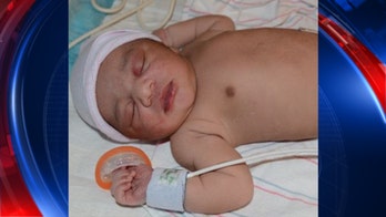 Arizona police attempting to identify abandoned newborn girl found at a parking lot