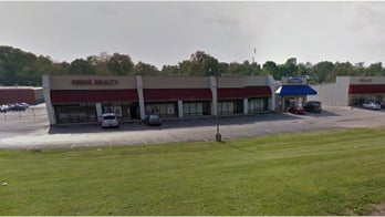 Teenager suspected of shooting 2 near St. Louis turns herself in