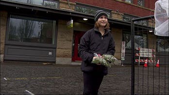 Orders for mistletoe pour in after Oregon girl told she can’t sell them, but can beg for money at city park