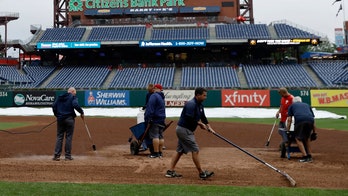 Philadelphia Phillies' grounds crew did everything -- EVERYTHING -- they could to dry infield