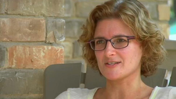 Neighbor calls cops, child services on Texas mom for letting son play outside