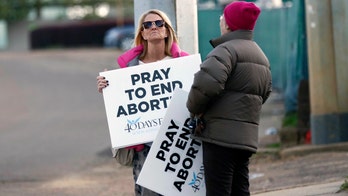 Judge temporarily blocks Mississippi's 15-week abortion ban