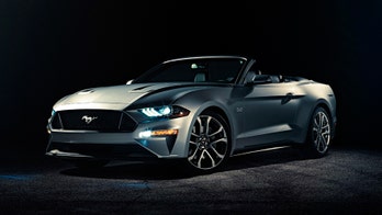 Ford unwraps the 2018 Mustang convertible