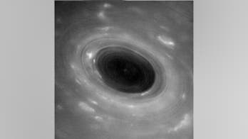 NASA's Cassini spacecraft sends first images from Saturn rings dive