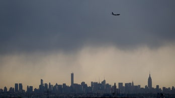 Pilot tried smuggling nearly $200,000 in undeclared cash into the US, feds say