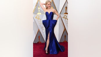 Nicole Kidman surprises bus full of tourists on her way to the Oscars