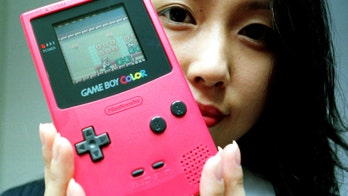 Nintendo patents Game Boy case for smartphones