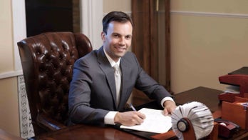 2 alleged spies among Russians expelled by US are ID'd