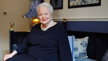 Olivia de Havilland mourned by stars, fans online: 'She's a legend'