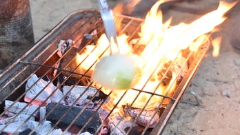 How to clean your grill with an onion
