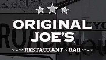 Bar owner leaves awesome thank-you notes on cars left overnight