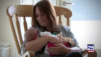 Volunteer cuddlers helping infants born addicted to opioids