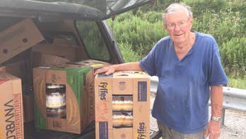 Cops help elderly man make nightly delivery to homeless shelter after car breaks down