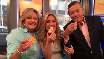 Cooking with 'Friends': Ainsley Earhardt's Southern Pimento Cheese