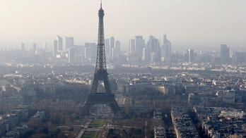 Paris shaken by major blast noise caused by fighter jet breaking sound barrier