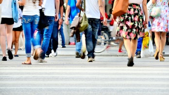 Pedestrian deaths in the U.S. soared from 2009-2016, study shows