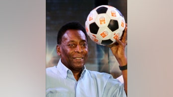 Pele sues Samsung over improper use of image in newspaper ad
