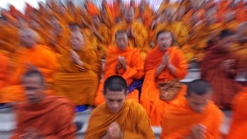 Thai monks rebuked over 'ostentatious' jet ride