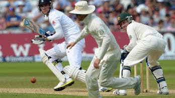 Aussies howl over Broad non-walk in Ashes Test