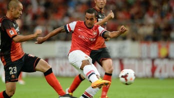 Arsenal win for Wenger on Japan return