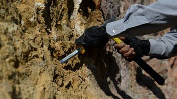 Big Liberian gold find means thousands relocated: company