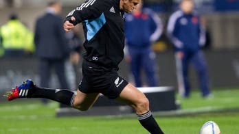 Pressure on 'world's best' All Blacks flyhalf Carter