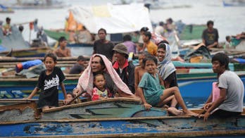 Thousands flee Philippine rebel siege