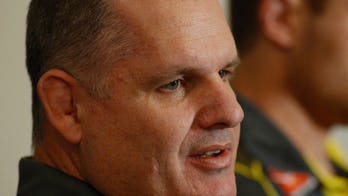 Henry backs under-fire Wallabies coach McKenzie