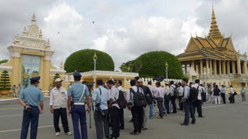 Cambodian rivals seek end to political crisis