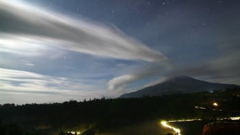 Thousands flee as Sumatra volcano erupts