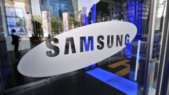 Samsung to unveil smartphone with curved display