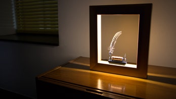 'Magic' picture frame slows time — or so it seems