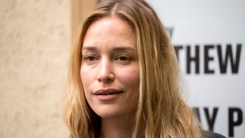 Actress Piper Perabo arrested, thrown out of Kavanaugh hearing after launching protest