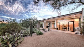 Let the Light Shine In: The Planar House Sparkles in the Desert