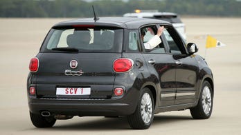 Pope Francis begins USA tour in low-priced Fiat