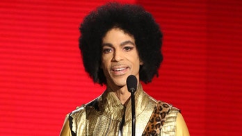 Pop icon Prince writing memoir 'The Beautiful Ones'